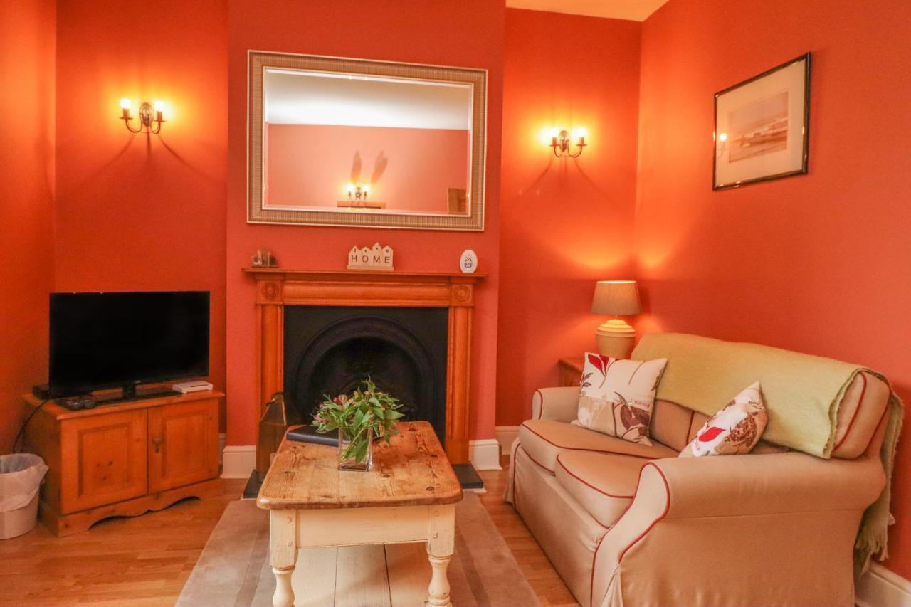 Вилла West End House Уитби Экстерьер фото