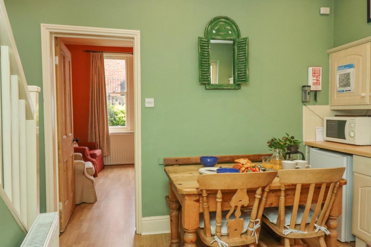 Вилла West End House Уитби Экстерьер фото